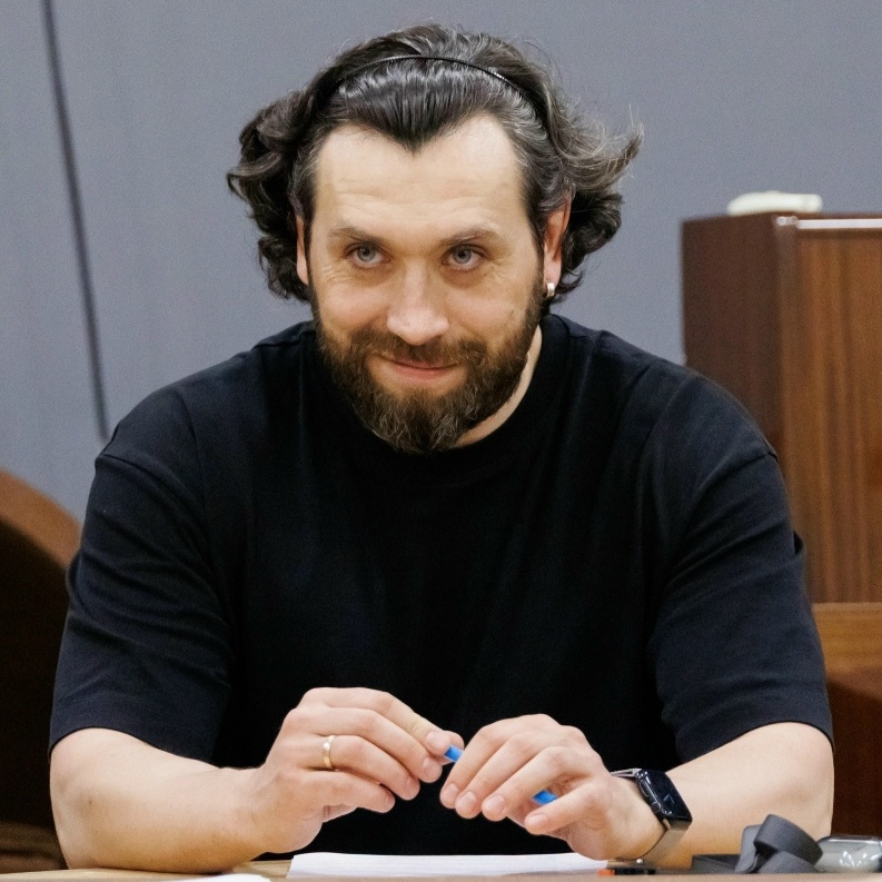 Дмитрий Акимов