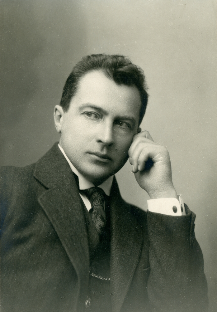 Александр Остужев
